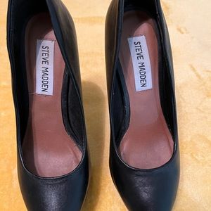 Steve Madden Black Platform Pumps size 5